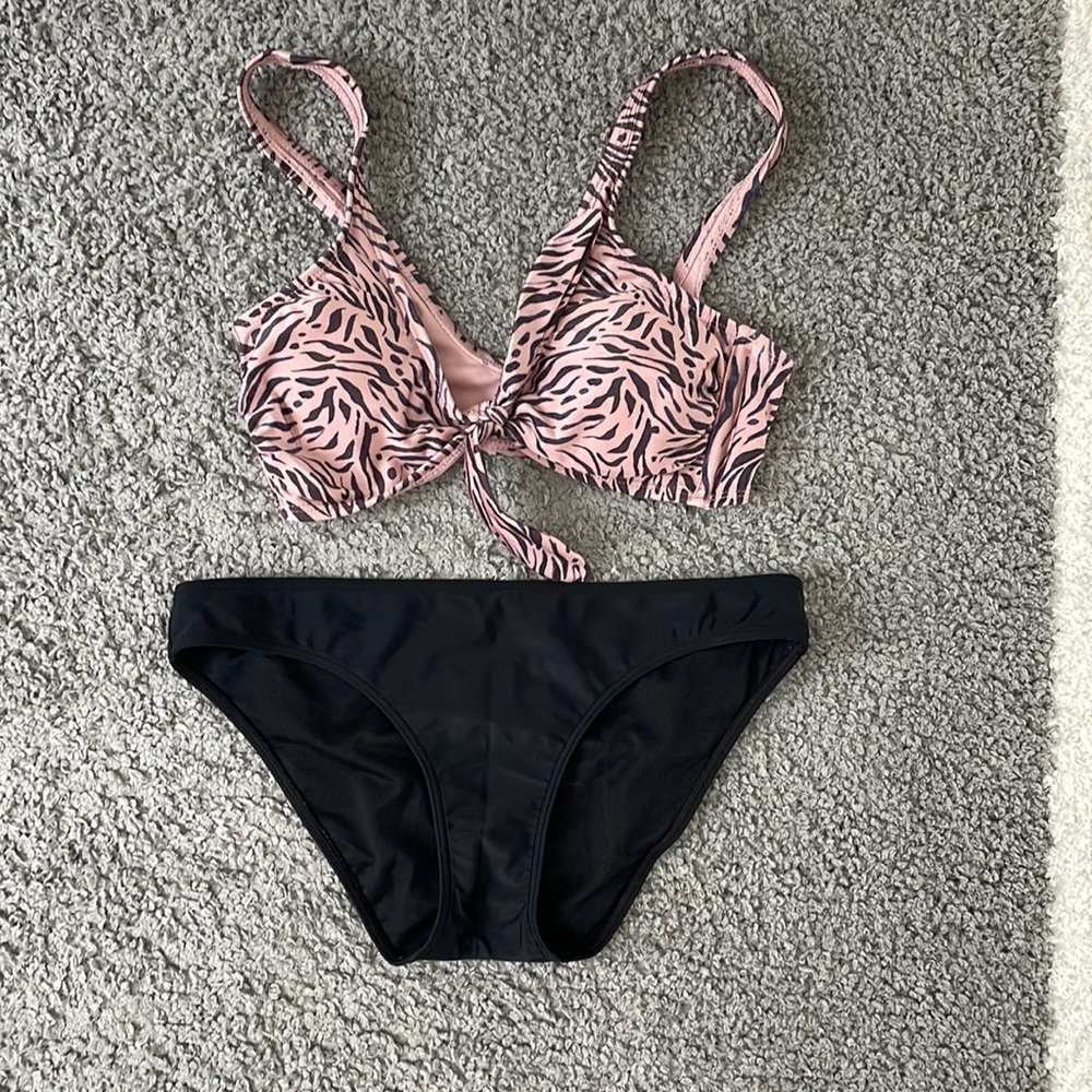 Top: Target Cheetah Bikini Top   Bottom: Hollister black Bikini bottoms